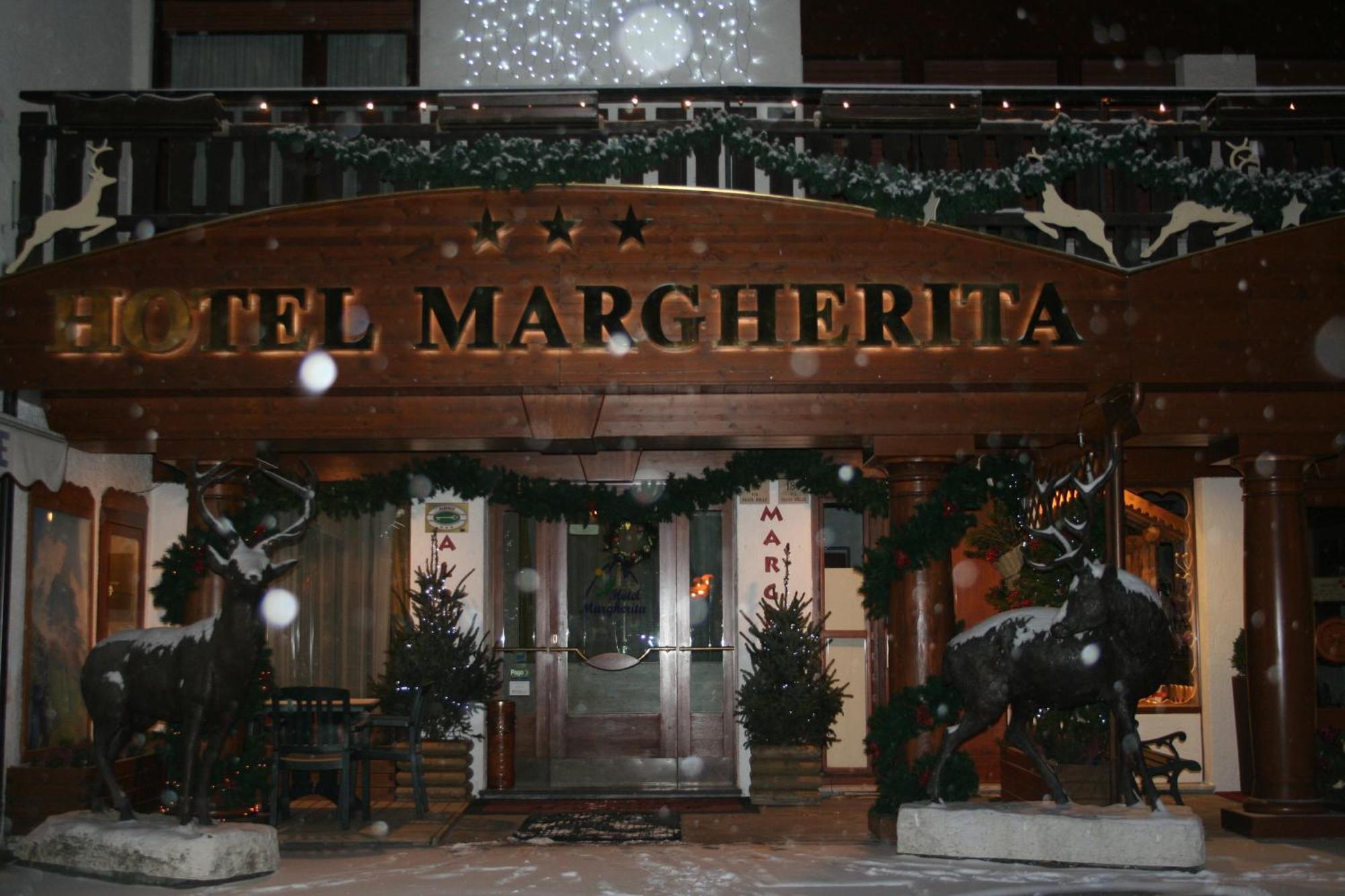 Hotel Margherita Сан Мартино ди Кастроза Екстериор снимка