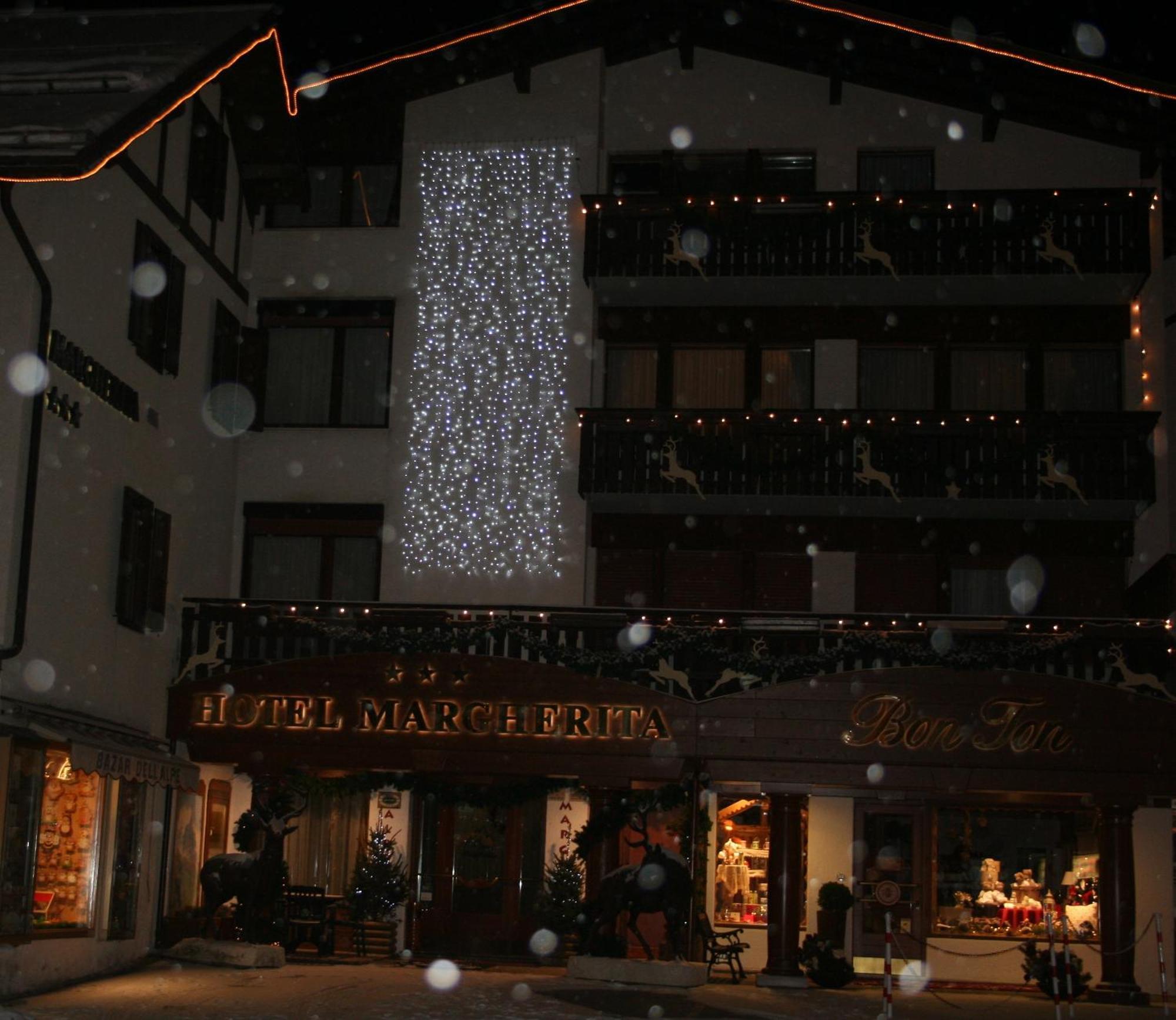 Hotel Margherita Сан Мартино ди Кастроза Екстериор снимка