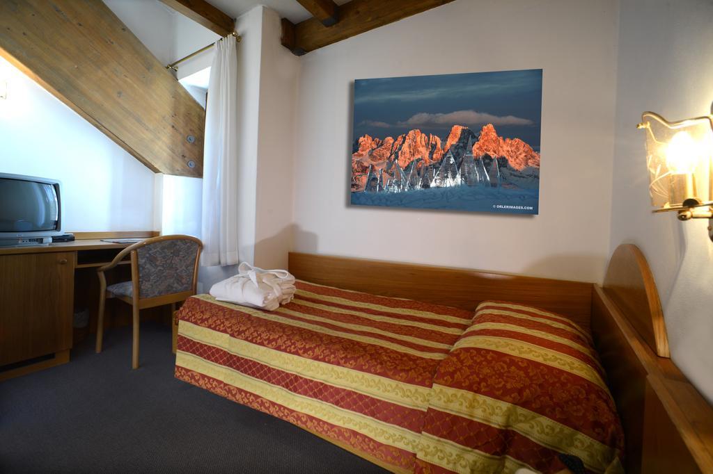 Hotel Margherita Сан Мартино ди Кастроза Стая снимка